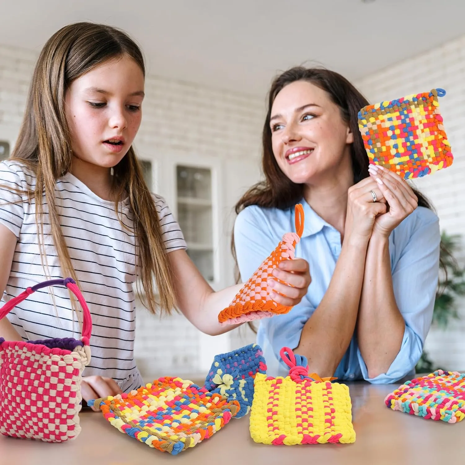 800 PCS Weaving Loom 10 Color Potholder Loops 7 inch Durable Nylon DIY Crafts Projects for Kids Adults Rainbow Knitting Loops Flexible Loom Kit Elastic Ideal Gifts for Girls Ages Crafts Supplies