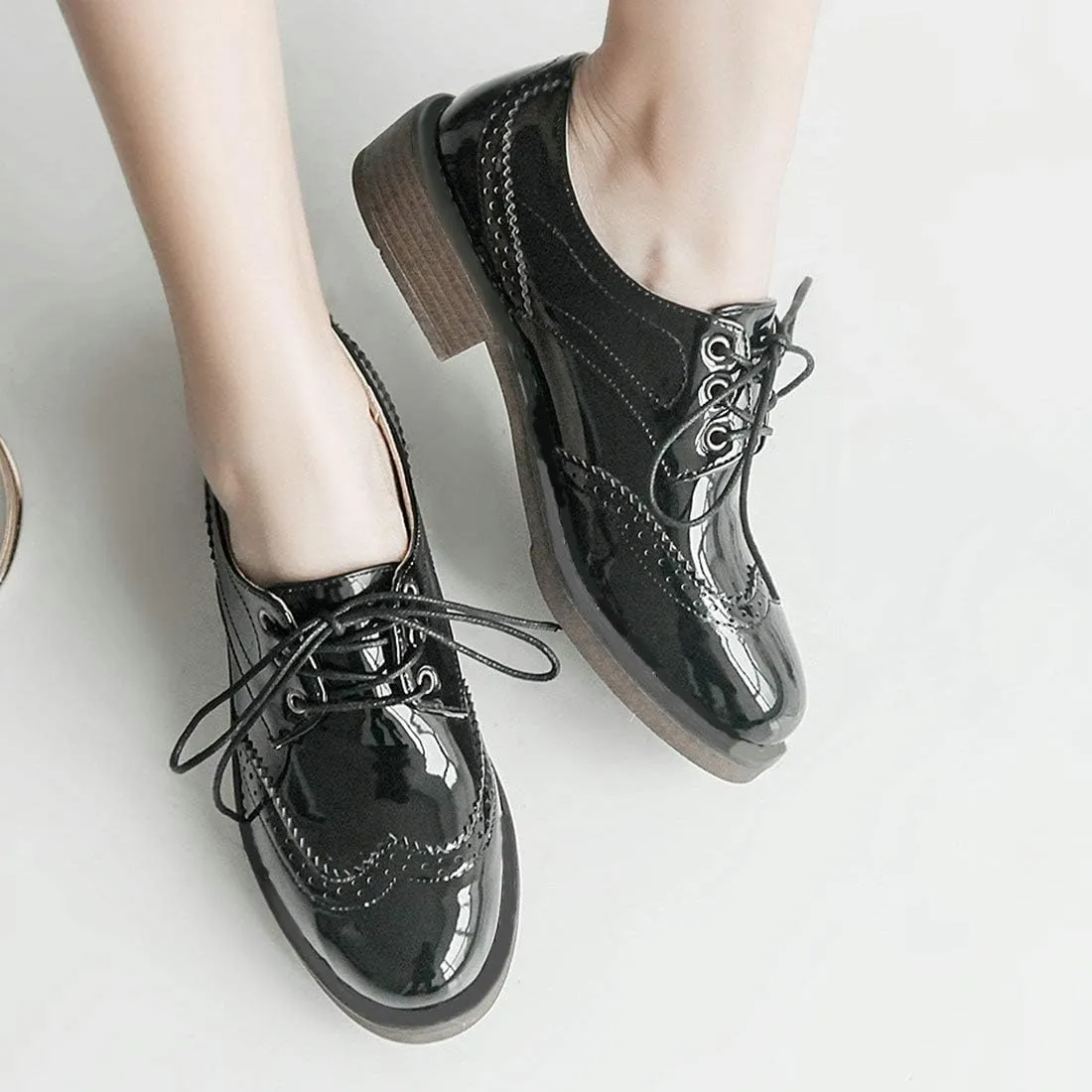 AIMODOR Womens Lace Up Flat Wingtip Oxford Patent Leather Chunky Low Heel Brogue Shoes