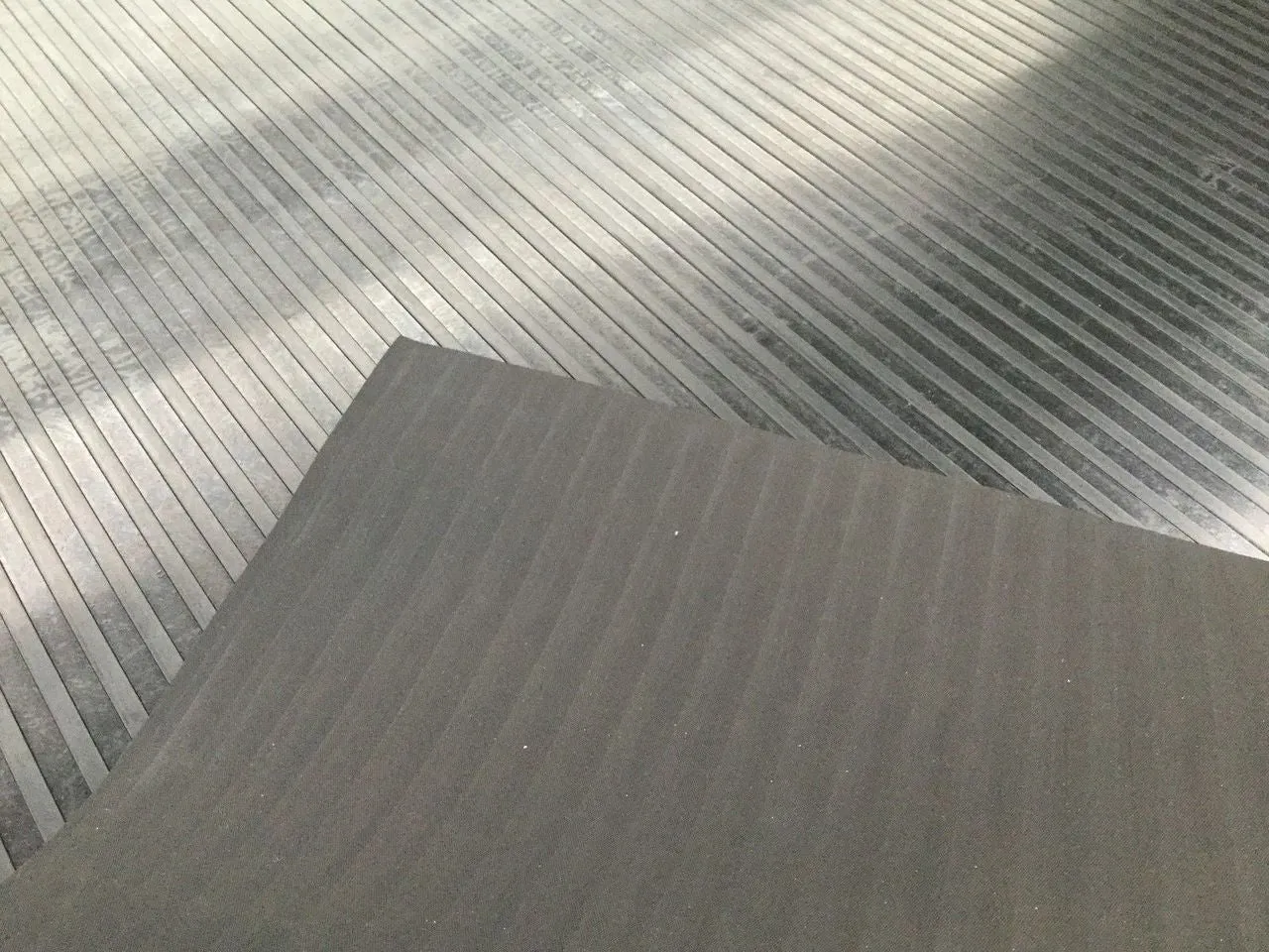 Anti Fatigue Non-Slip Rubber Ute Mat - 1.83m x 2m
