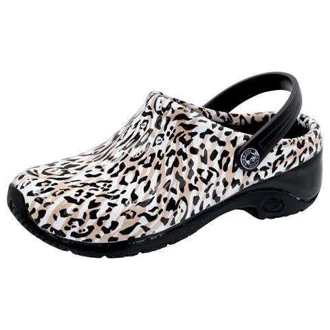 Anywear Injected Clog w/Backstrap
