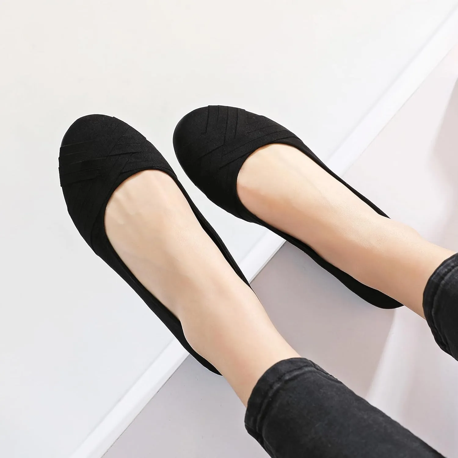Ataiwee Women's Wide Width Flats Shoes - Casual Comfortable Round Toe Plus Size Ballet Shoes.