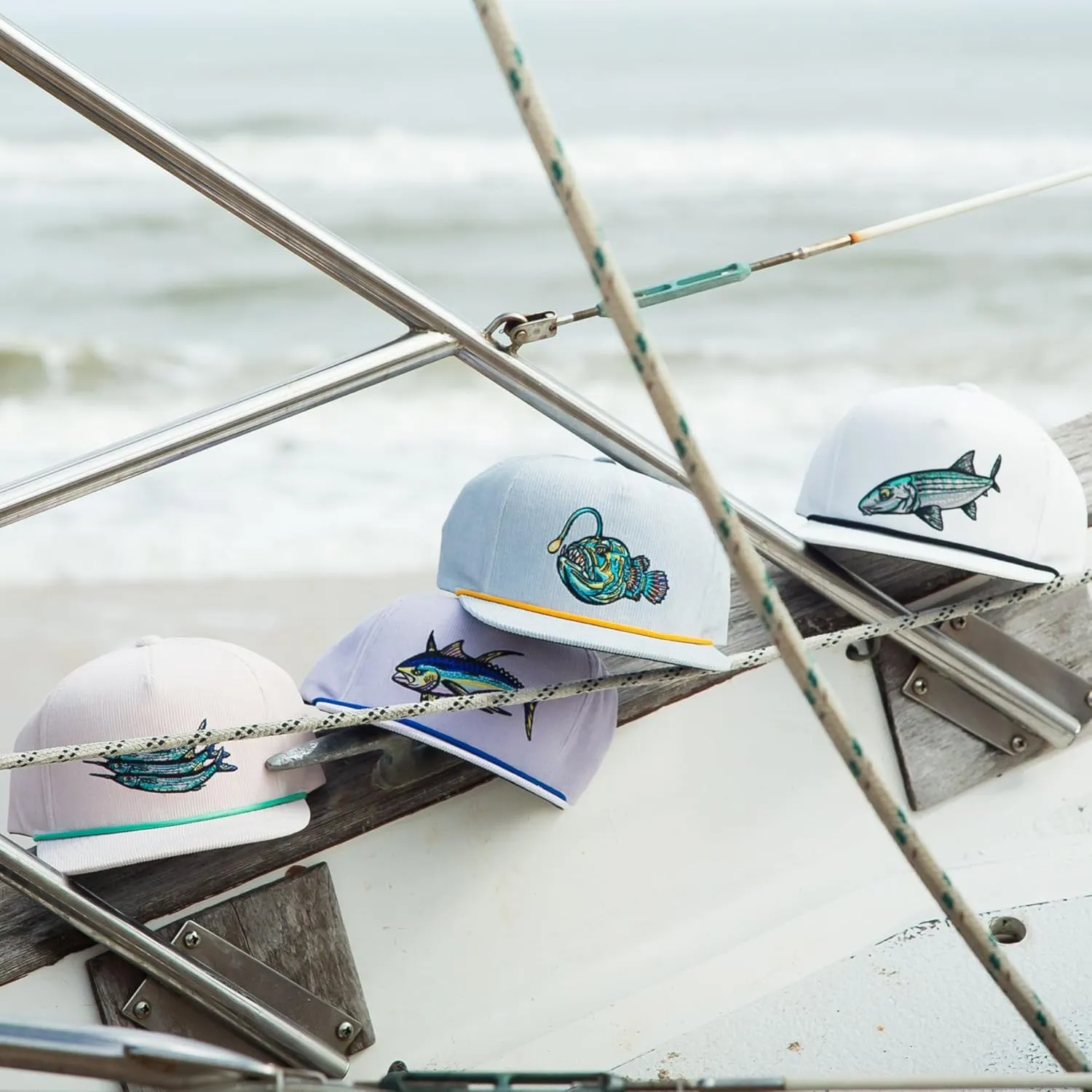 Bajío Flat Brim Fishing Hat – Marine Art Snapback Trucker Cap with Embroidered Ocean Design, Breathable and Coastal-Ready