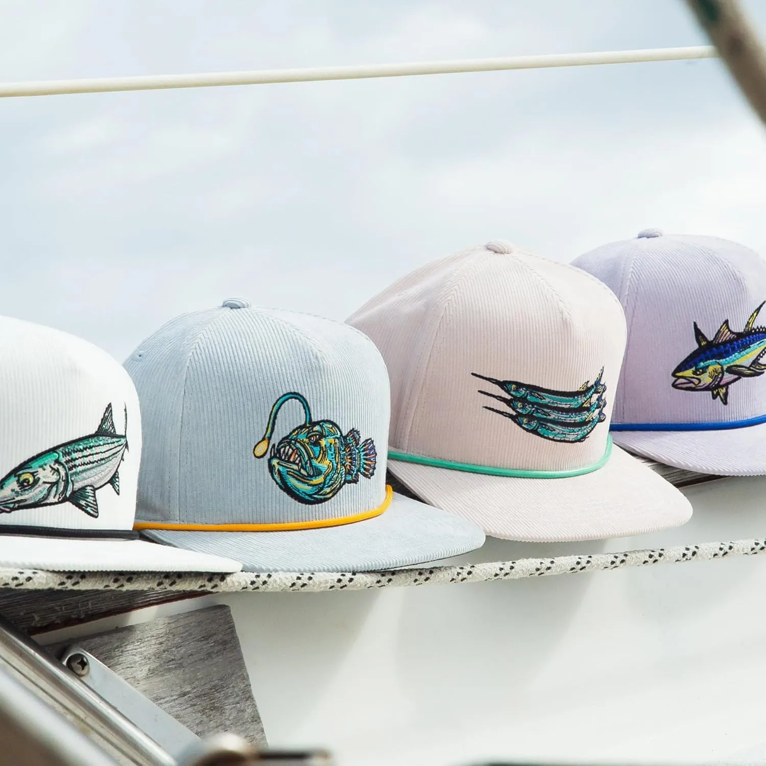 Bajío Flat Brim Fishing Hat – Marine Art Snapback Trucker Cap with Embroidered Ocean Design, Breathable and Coastal-Ready