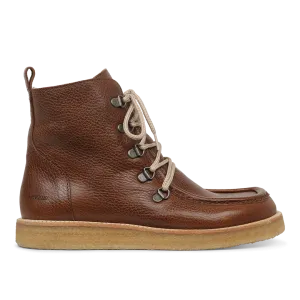 Boot with wool lining and wide fit