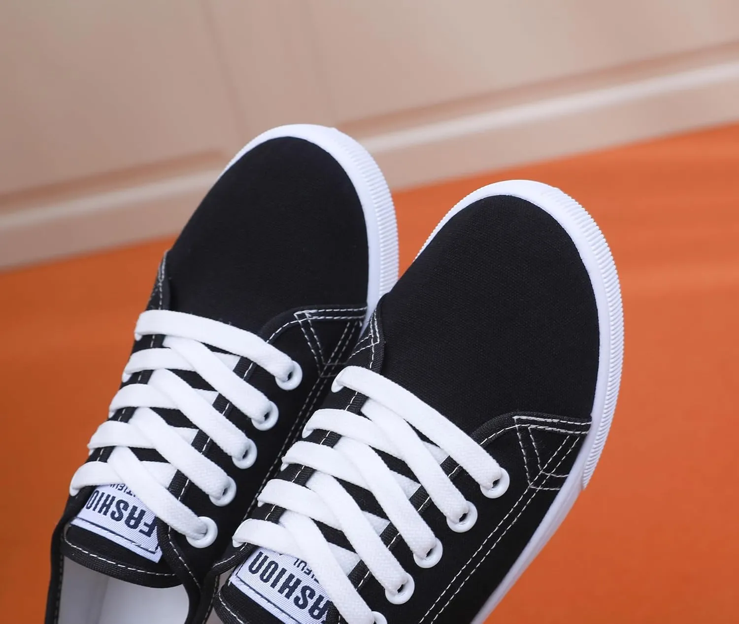 Canvas Korean Style Fashion Sneakers Lightweight Casual Flat Trainers for Daily Wear Walking Travel and School Versatile White Shoes for Women