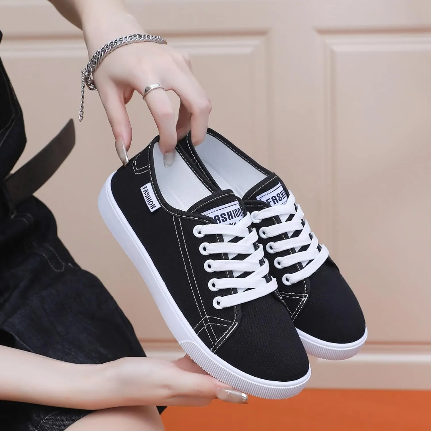 Canvas Korean Style Fashion Sneakers Lightweight Casual Flat Trainers for Daily Wear Walking Travel and School Versatile White Shoes for Women