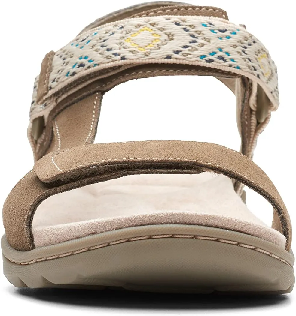 Clarks Women's Amanda Step Flat Sandal