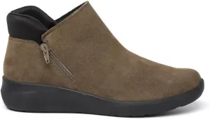 Clarks Women's Kayleigh Mid Ankle Boot