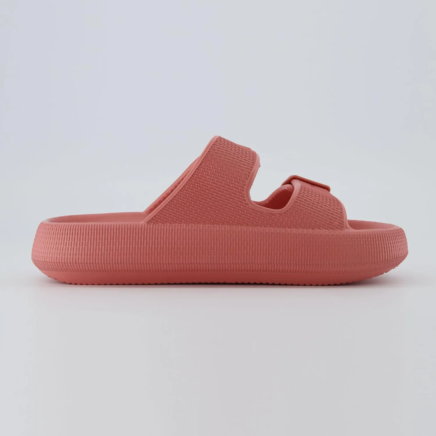 CUSHIONAIRE Women's Fame recovery cloud slide with  Comfort