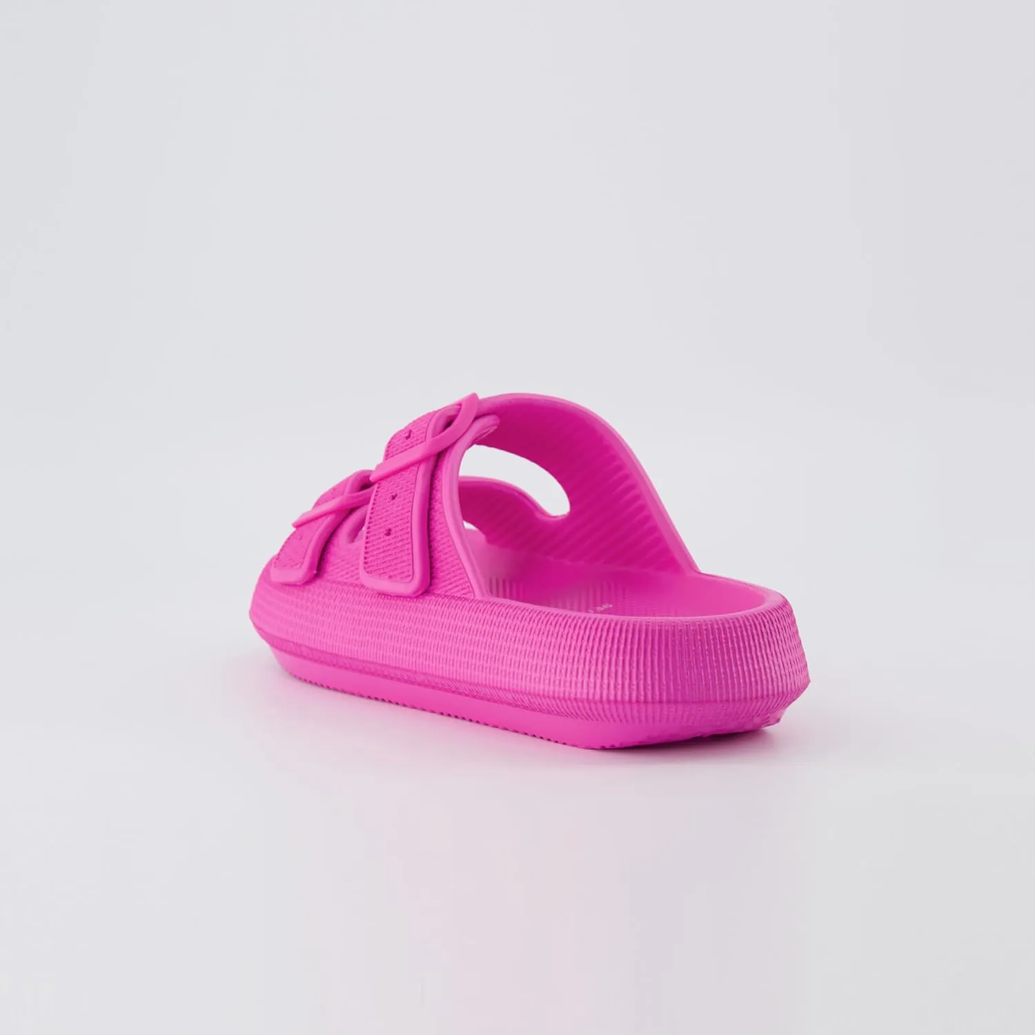 CUSHIONAIRE Women's Fame recovery cloud slide with  Comfort