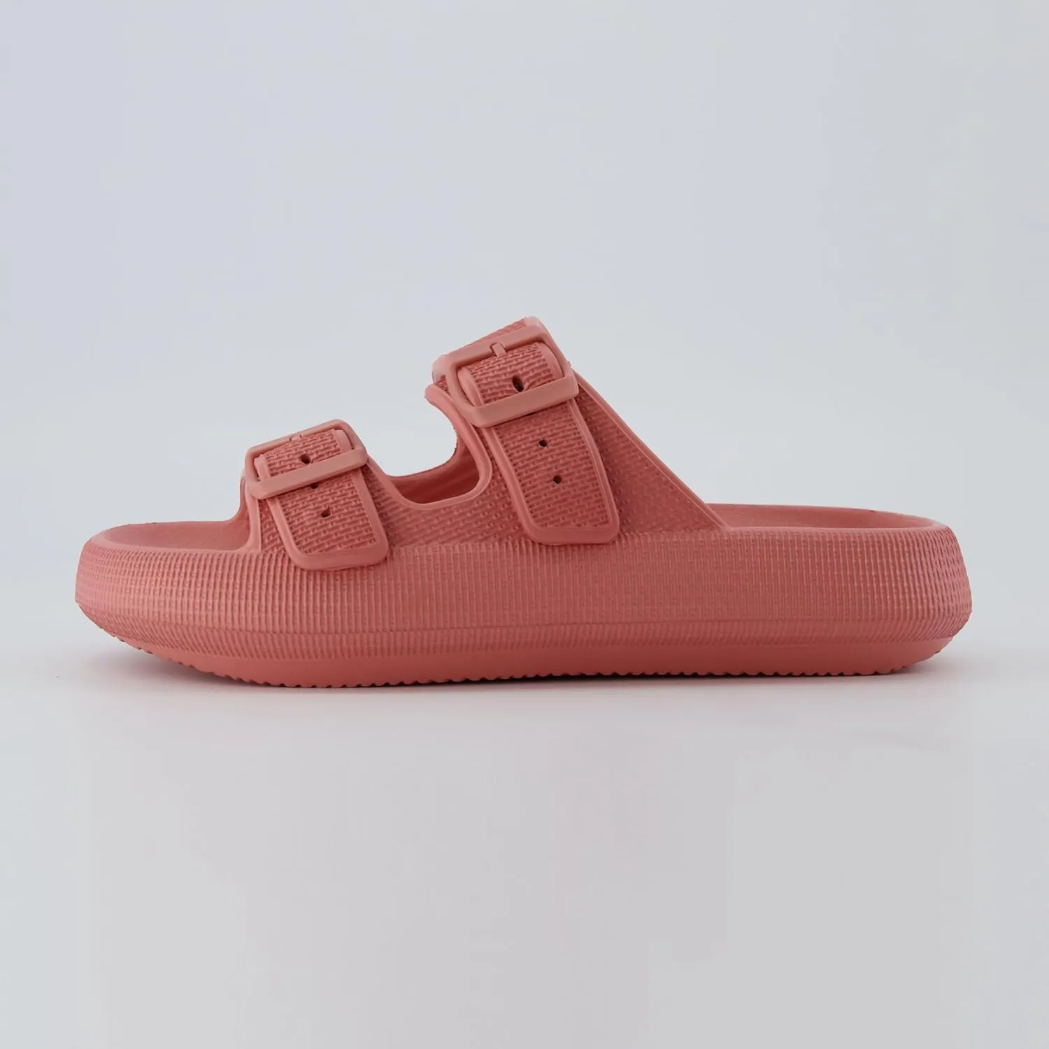 CUSHIONAIRE Women's Fame recovery cloud slide with  Comfort