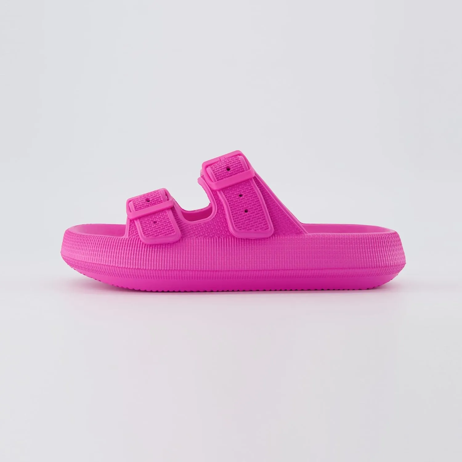 CUSHIONAIRE Women's Fame recovery cloud slide with  Comfort