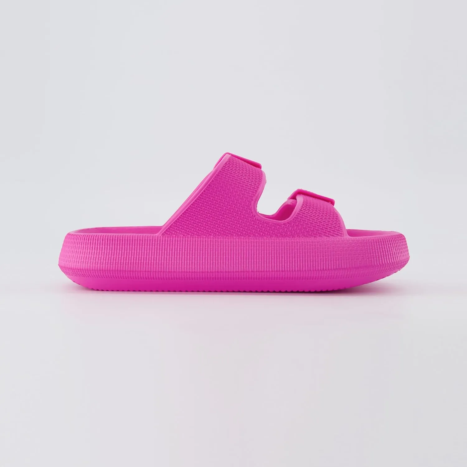 CUSHIONAIRE Women's Fame recovery cloud slide with  Comfort