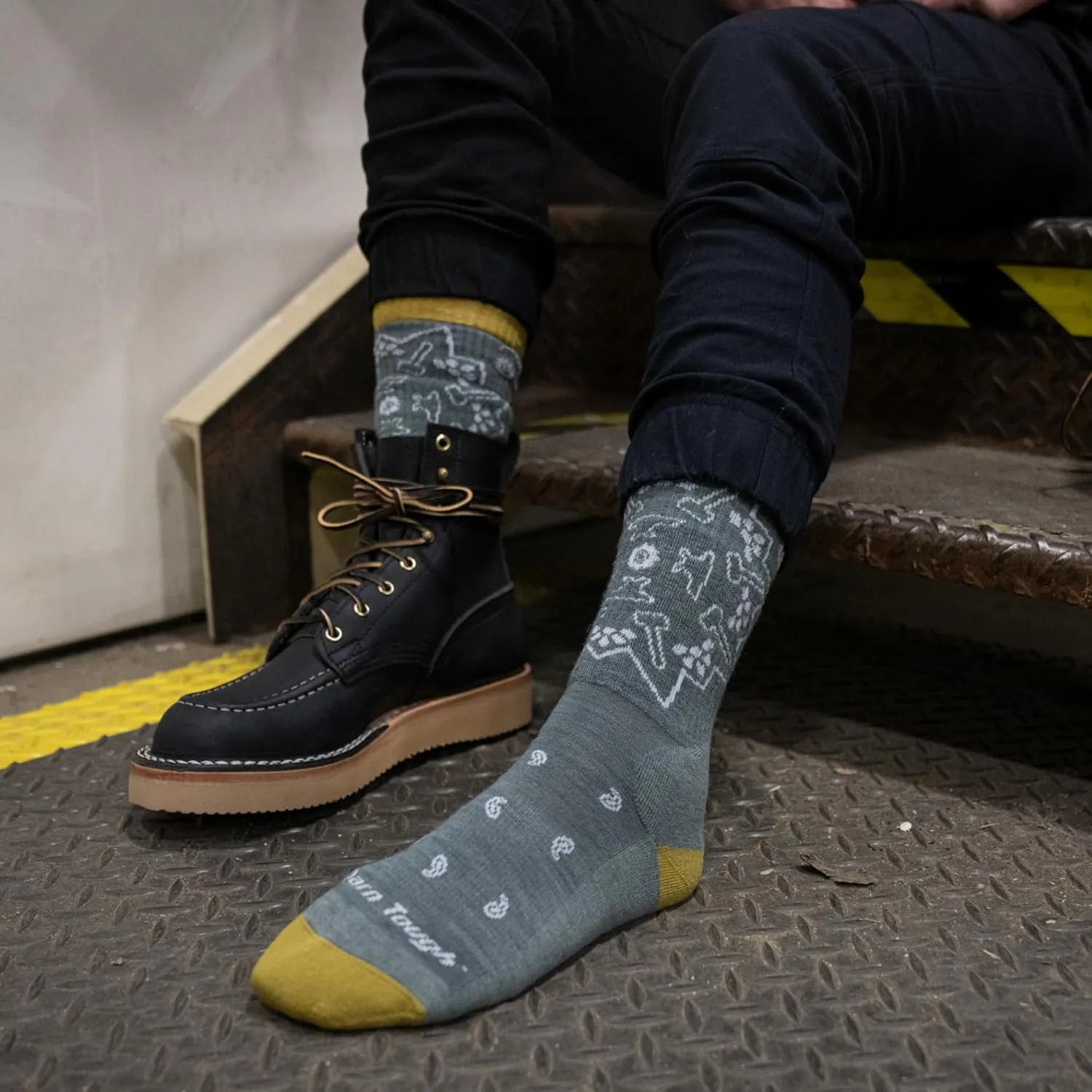 Darn Tough Vermont Forged Boot Midweight Merino Wool Cushion Hiking Socks for Women, Warm Work Socks