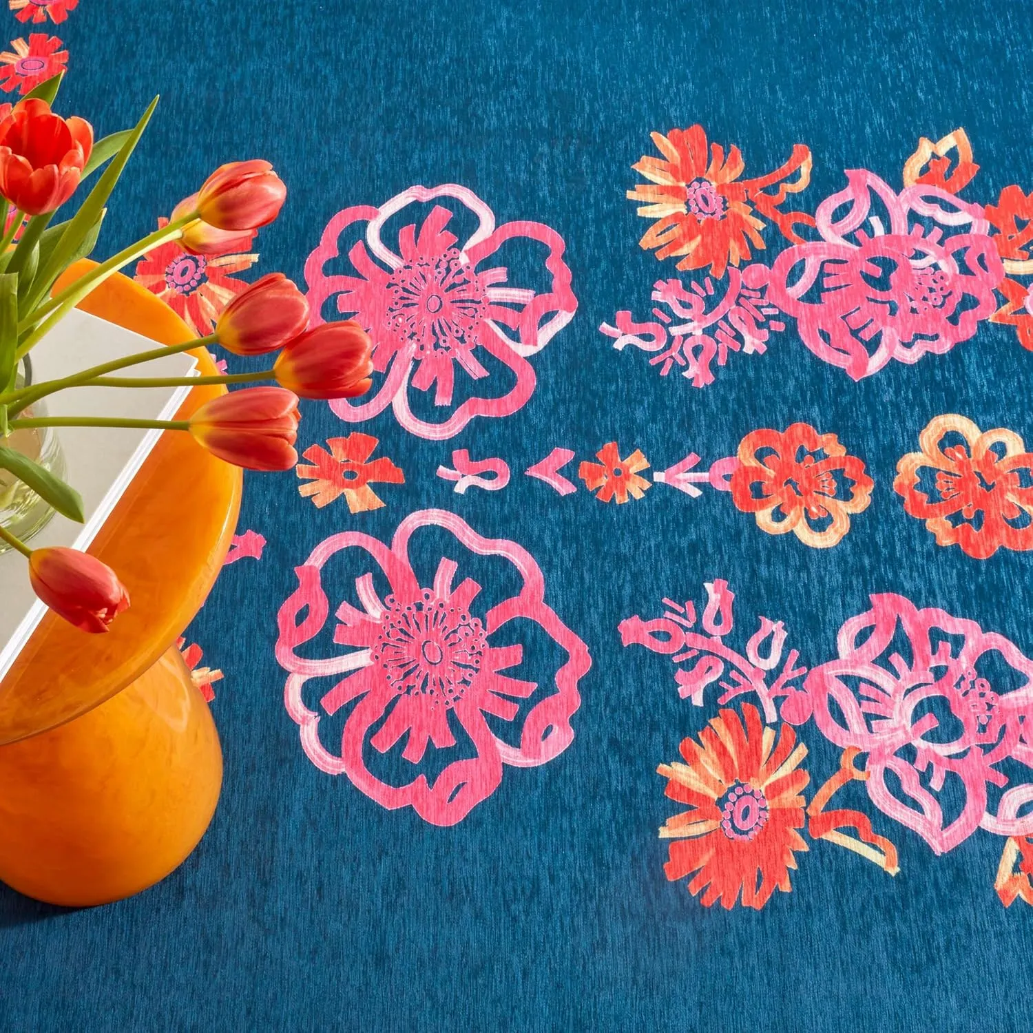 Dash & Albert x Frances Valentine Graphic Gerbera Fuchsia Machine Washable Rug, 5 X 8 Feet, Multi Floral Pattern