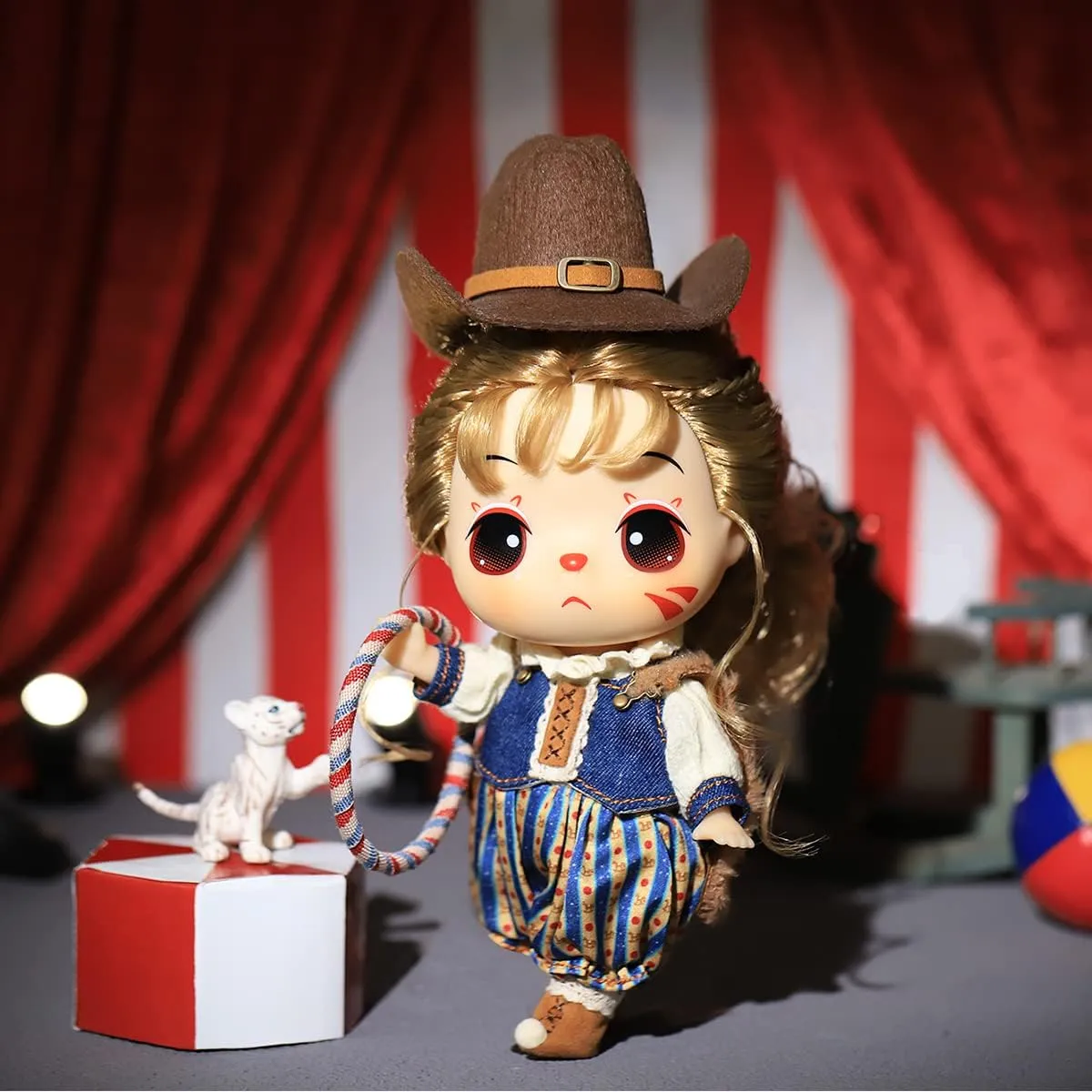 Ddung Dongji [Circus Series] Animal Trainer, Dress-Up Doll, Box Figure Decoration, Reusable Toy Set, Suitable for Gifts for People Over 3 Years Old!