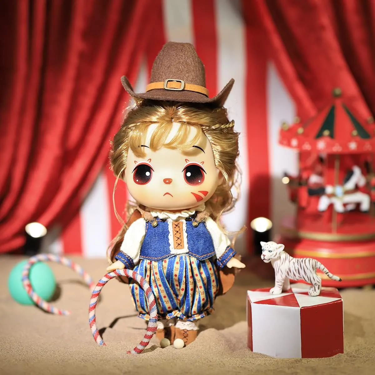 Ddung Dongji [Circus Series] Animal Trainer, Dress-Up Doll, Box Figure Decoration, Reusable Toy Set, Suitable for Gifts for People Over 3 Years Old!
