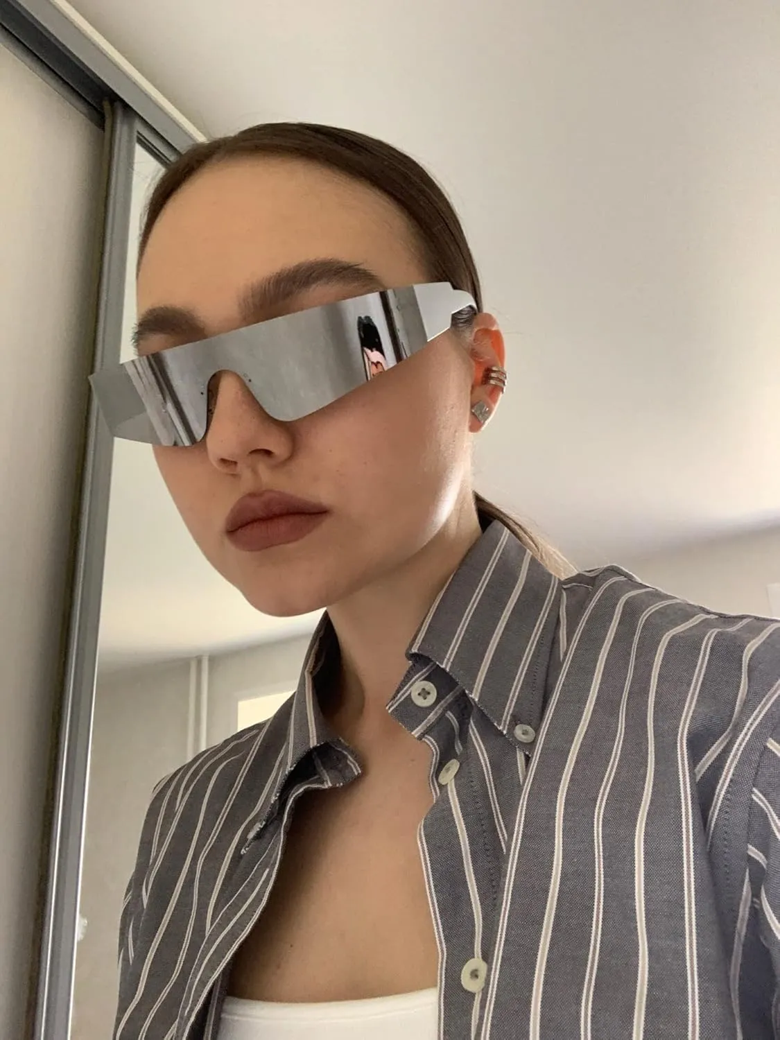 FEISEDY Futuristic Visor Punk Sunglasses Rimless One Piece Goggles Miorred Shades Women Men B2927