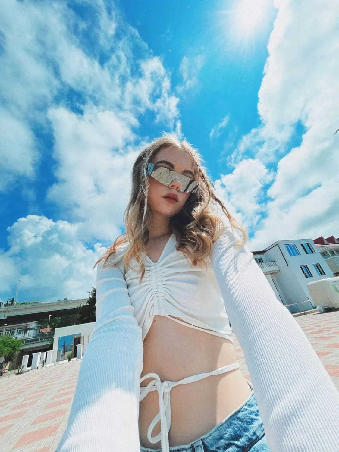 FEISEDY Futuristic Visor Punk Sunglasses Rimless One Piece Goggles Miorred Shades Women Men B2927