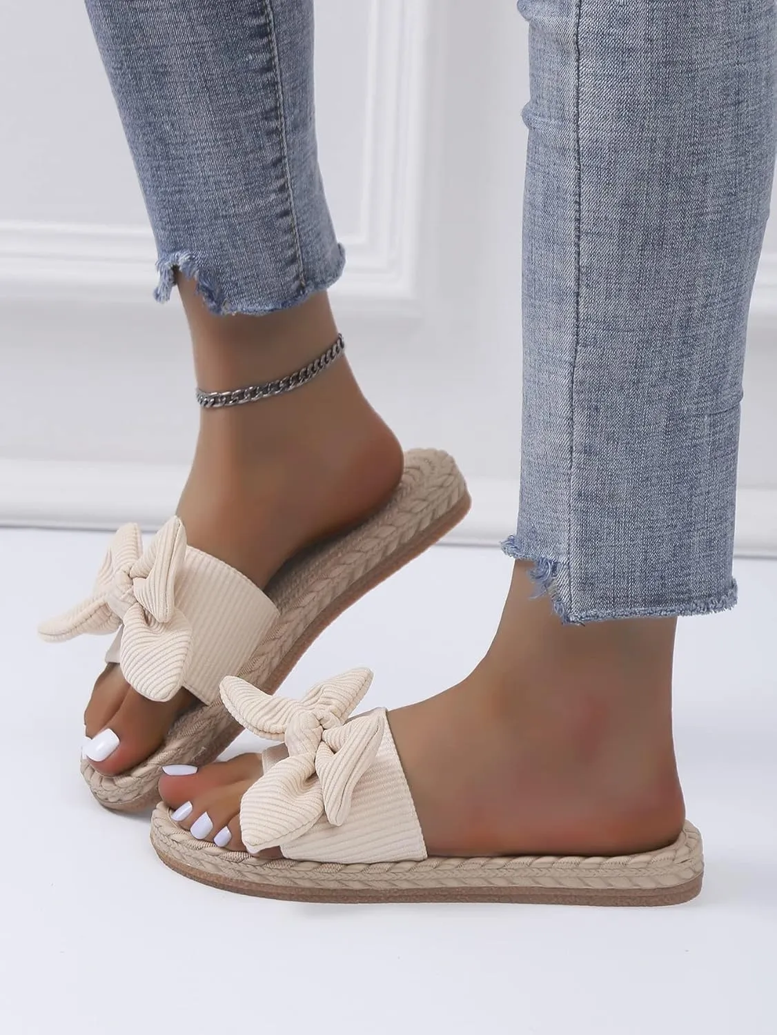 GORGLITTER Women's Bow Flat Sandals Straw Open Toe Dressy Boho Summer Beach Sandals