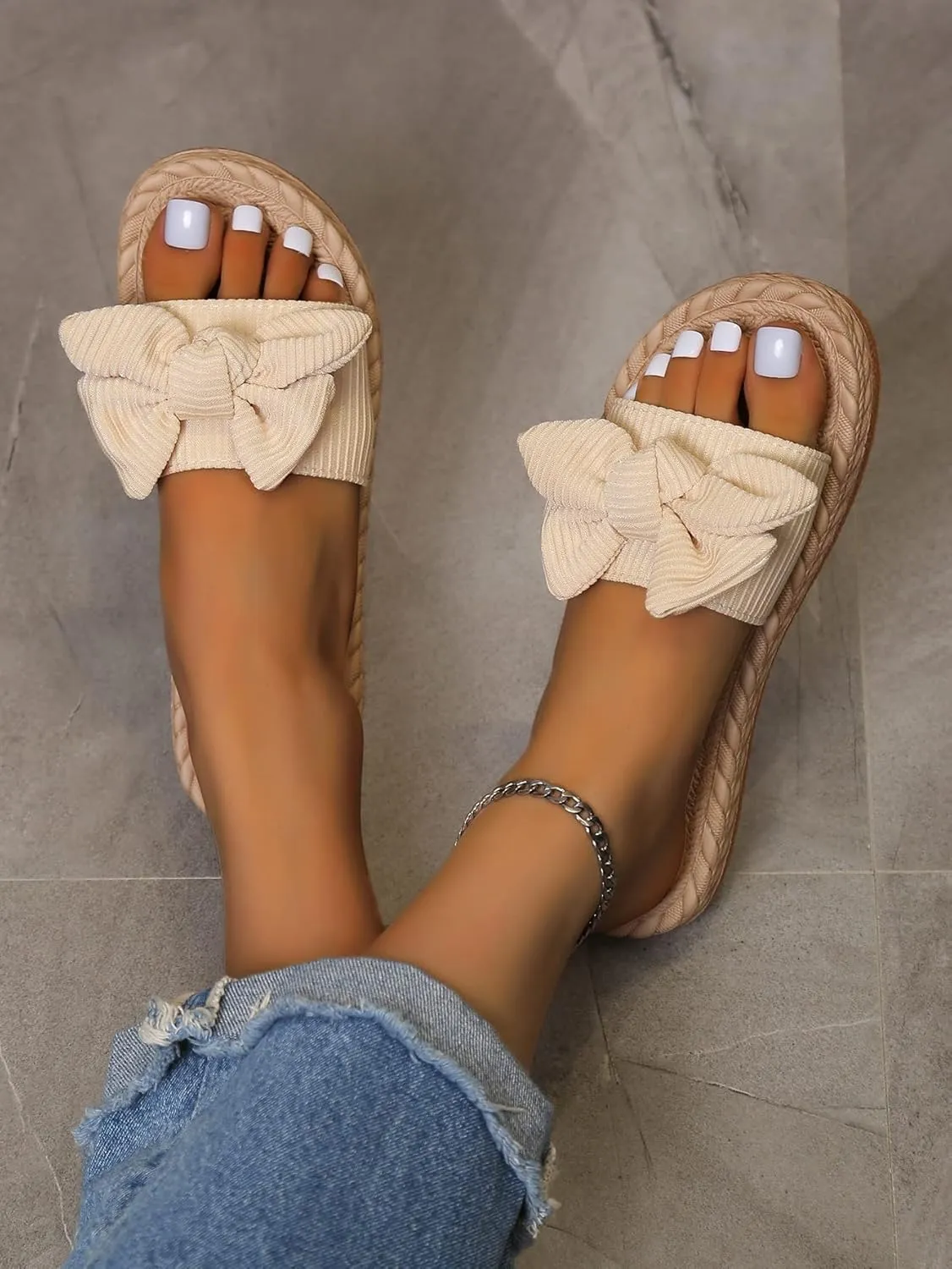GORGLITTER Women's Bow Flat Sandals Straw Open Toe Dressy Boho Summer Beach Sandals