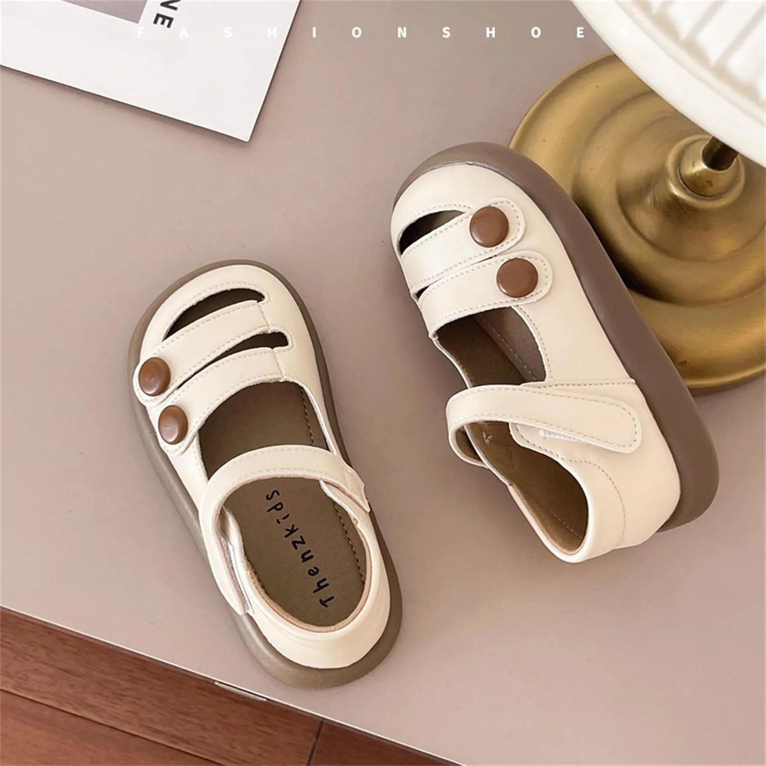 He&Yingmin Girls' Flat Shoes Summer Hollowed Out Anti Slip Soft Soled Princess Shoes Casual Sandals