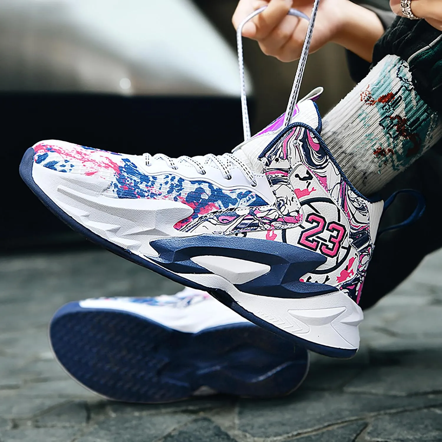 Men's Basketball Shoes Anti-Slip and Wear-Resistant Soles Running Shoes Graffiti Design Fashionable Sports Shoes