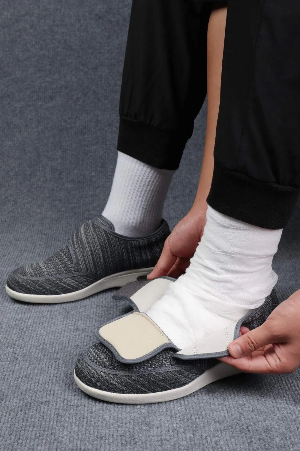Men's Diabetes Adjustable Sports Shoes with Anti-Slip Soles and Air Cushion Design