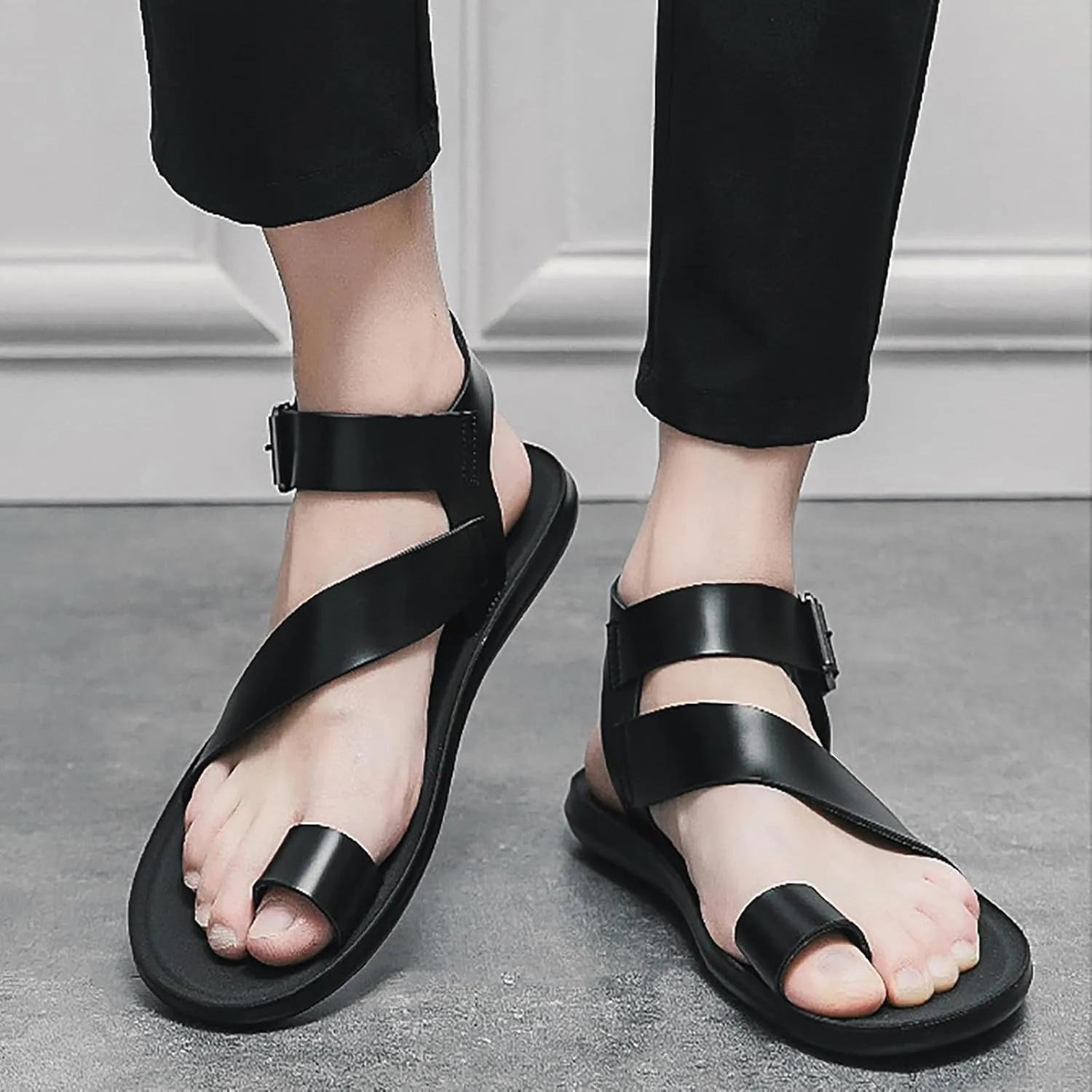 Men'S Soft Leather Flat Toe Ring Sandals With Adjustable Ankle Strap Buckle Fashionable Round Toe Comfortable Lightweight Non-Slip Gladiator Sandals For Casual Summer Beach Walking