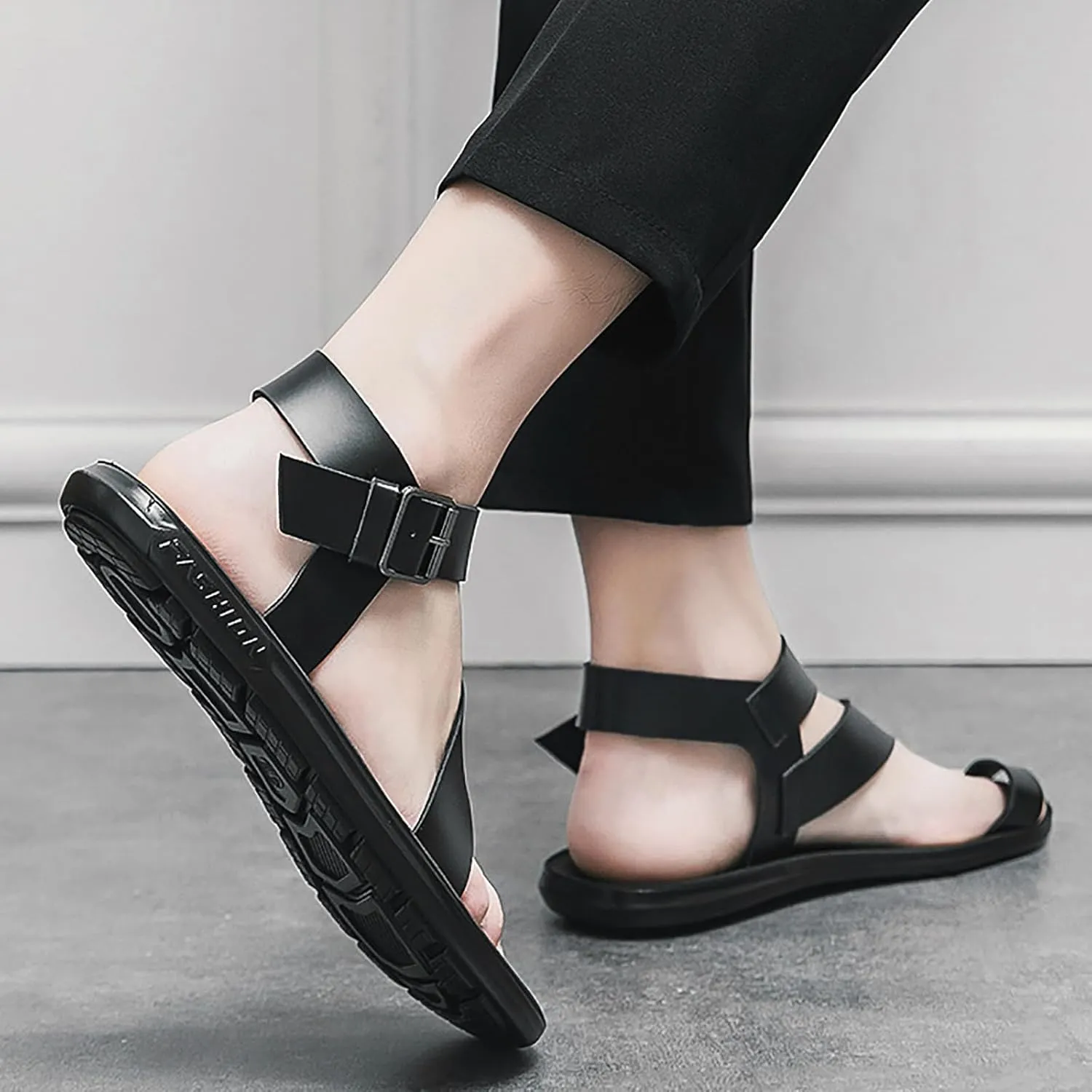 Men'S Soft Leather Flat Toe Ring Sandals With Adjustable Ankle Strap Buckle Fashionable Round Toe Comfortable Lightweight Non-Slip Gladiator Sandals For Casual Summer Beach Walking