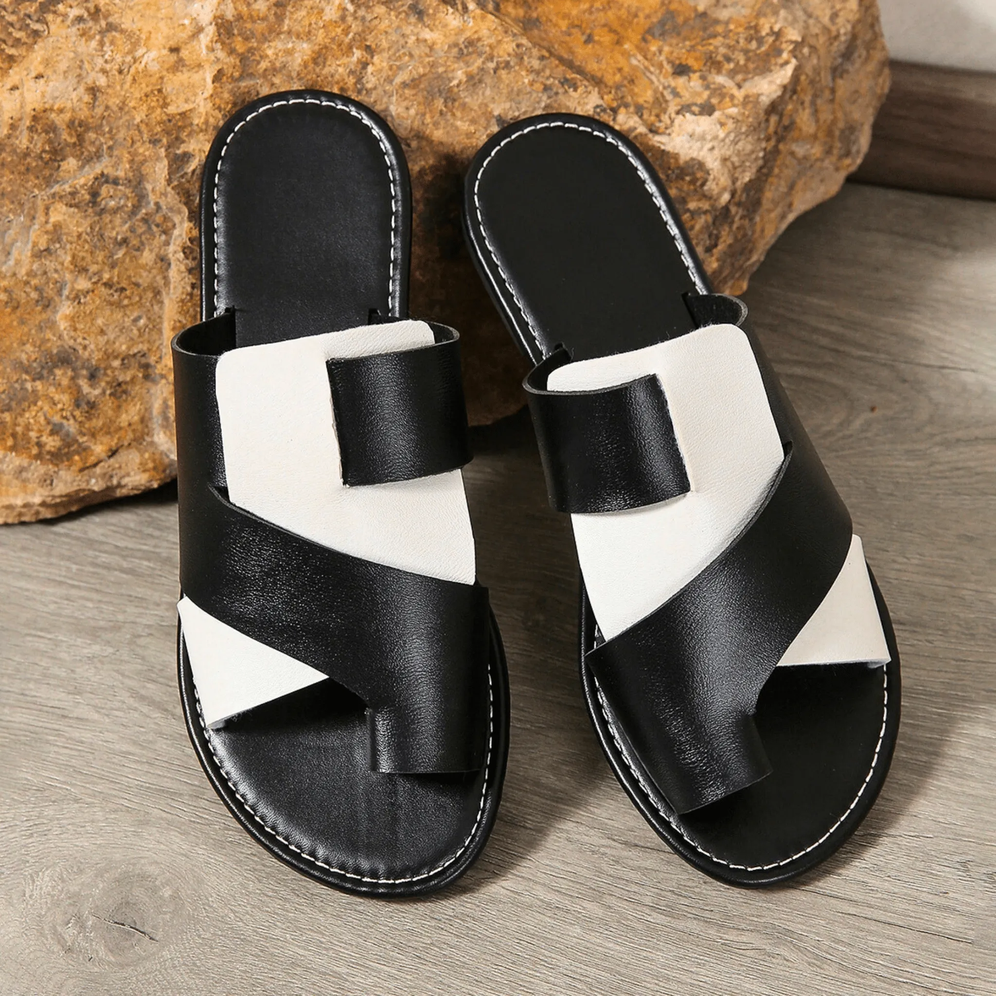 Noir & Blanc Slide