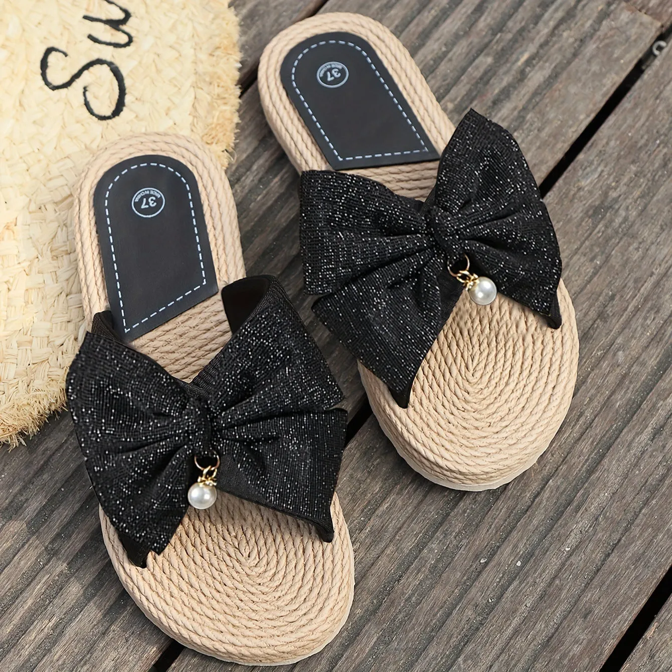 One-line Flat Slippers