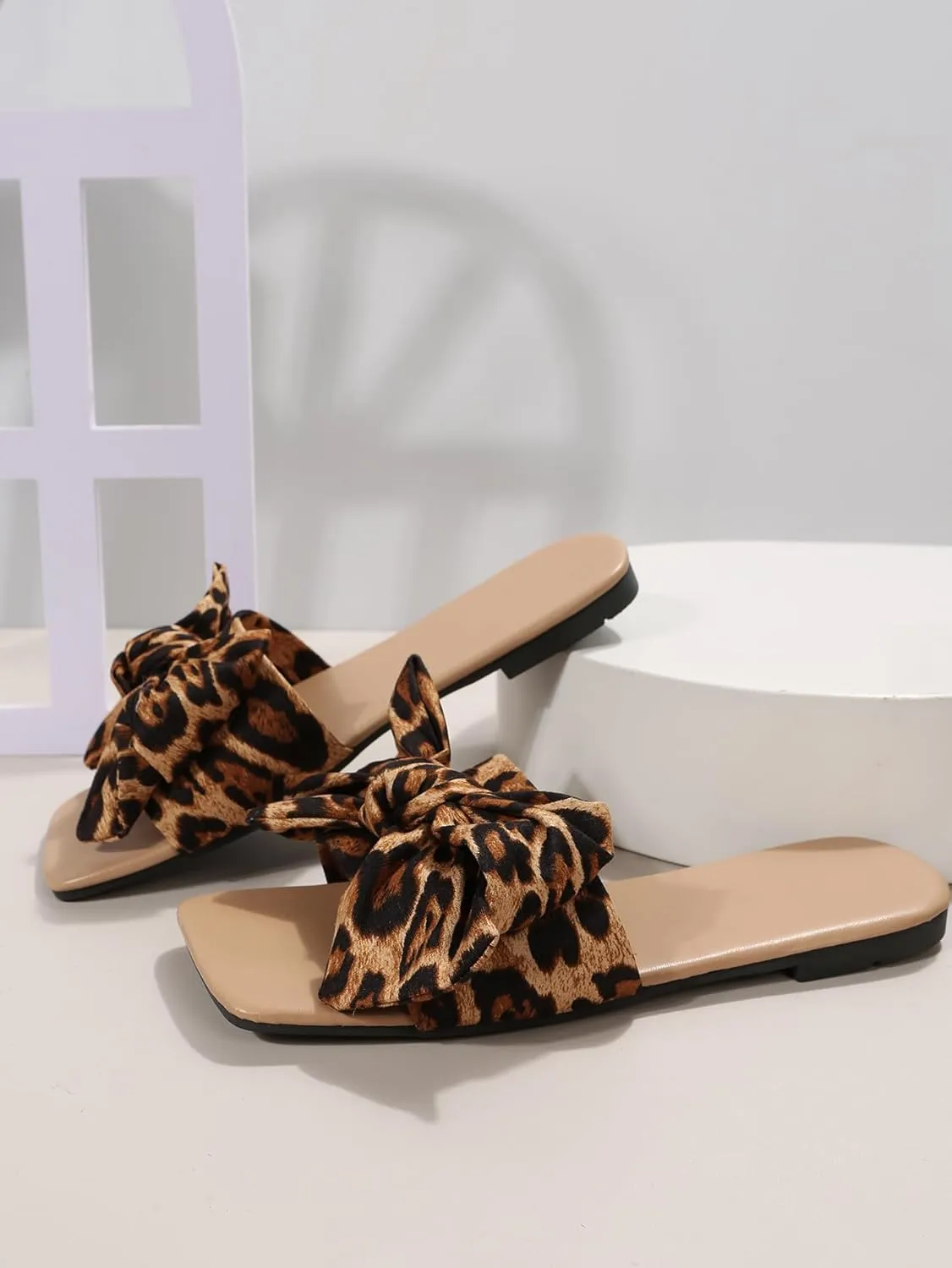 OYOANGLE Women's Leopard Print Bow Decor Slide Sandals Flat Sandals Vacation Colorblock Open Toe Slip on Slide Sandal