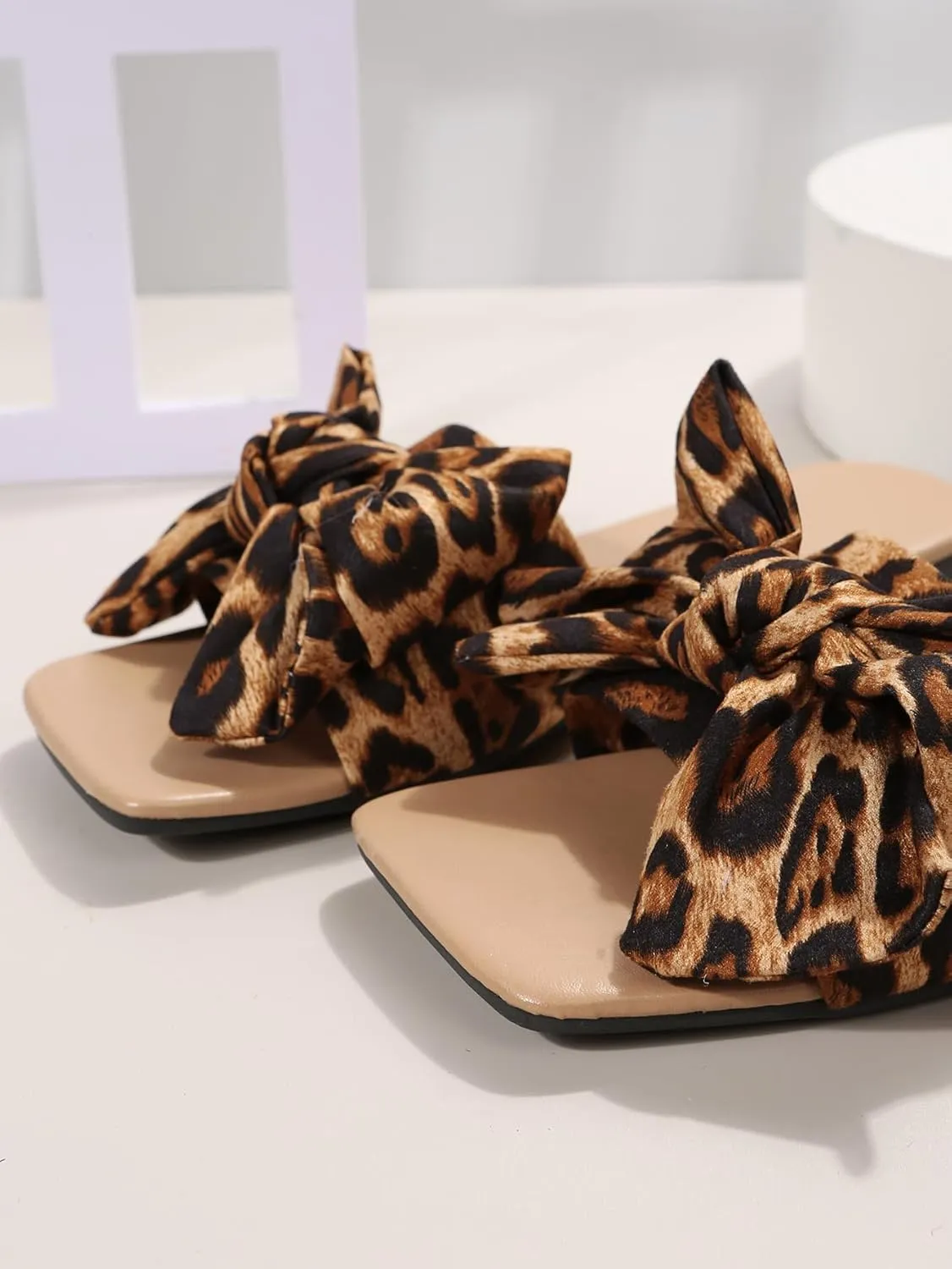 OYOANGLE Women's Leopard Print Bow Decor Slide Sandals Flat Sandals Vacation Colorblock Open Toe Slip on Slide Sandal