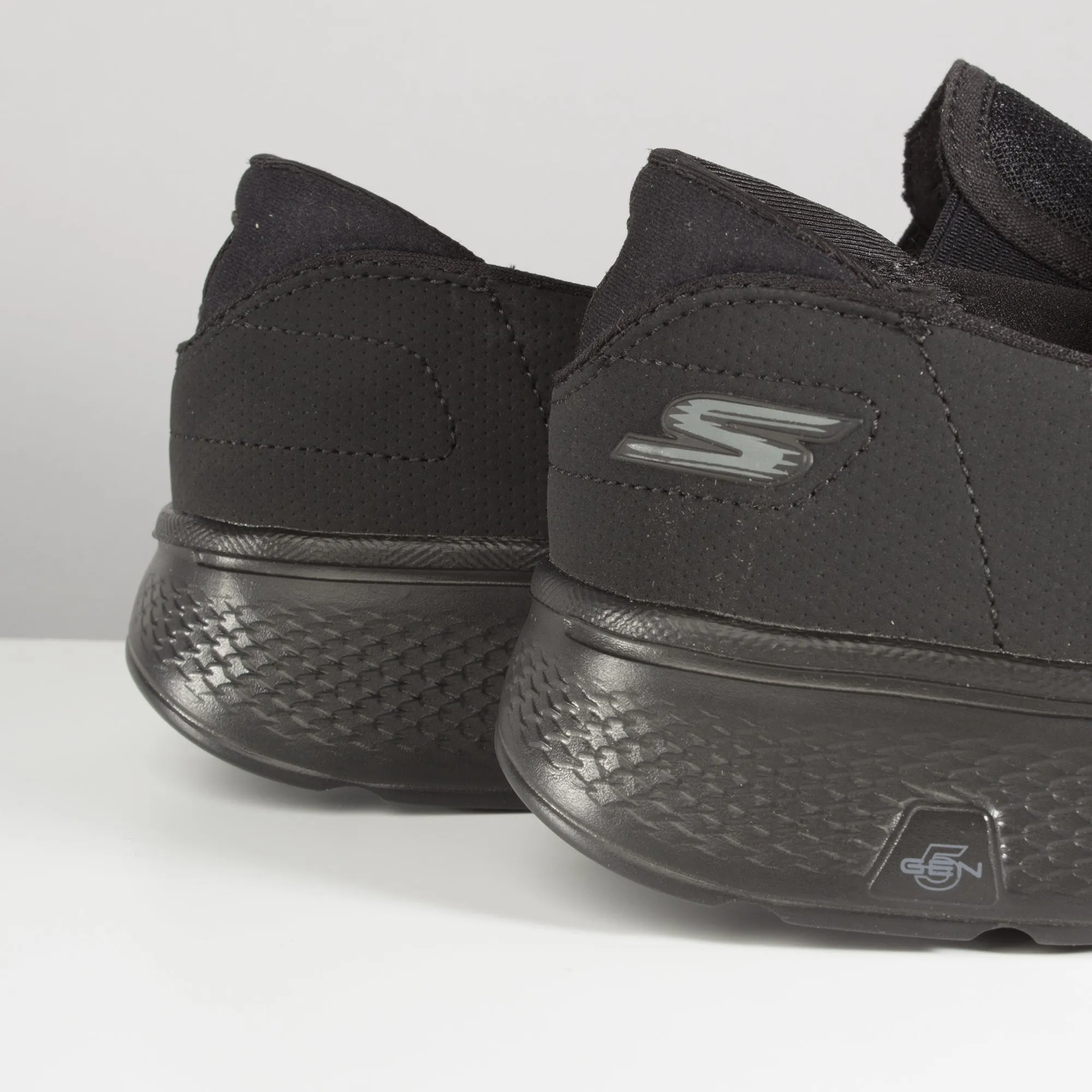Skechers 54171/BBK GO WALK 4 CONTAIN Mens Slip On Trainers Black
