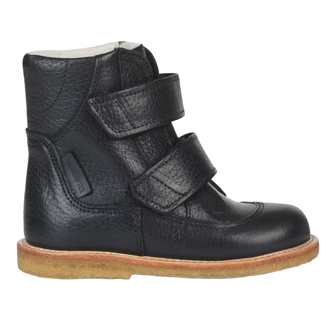 TEX-boot with adjustable velcro straps
