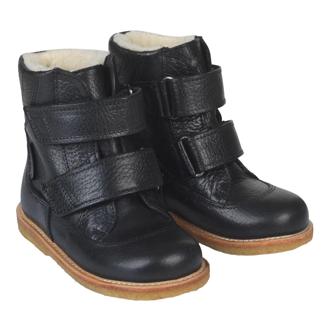 TEX-boot with adjustable velcro straps