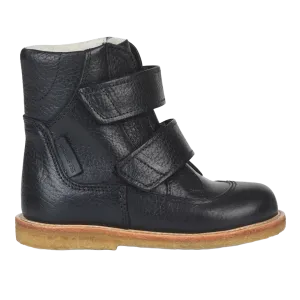 TEX-boot with adjustable velcro straps