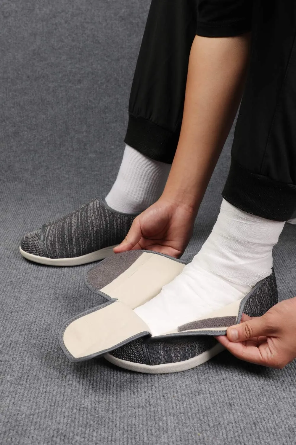 Women's Diabetic Shoes for Women Casual Adjustable Walking Shoes Wide Shoes for Elderly Swollen Feet Non-Slip Air Cushion Bottom Fattening and Widening