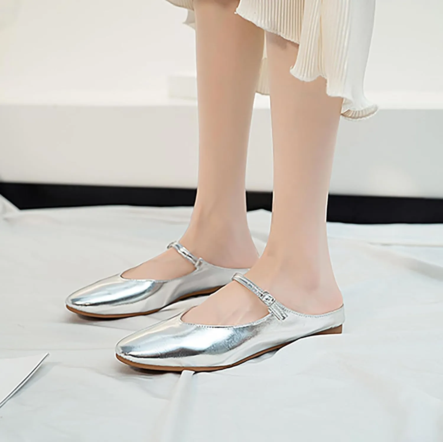 Women's Leather Closed Round Toe Flat Mules Comfortable Adjustable Ankle Strap Backless Slip On Flat Heel Slides Summer Daily Casual Shoes