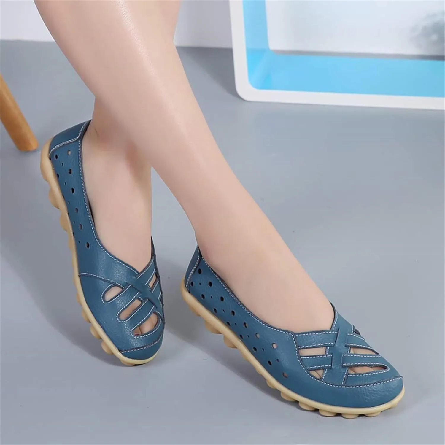 Womens Loafers Comfortable Dressy Closed Toe Sandals Wide Width Flats Slip On Moccasins Casual Driving Shoes Summer Comfort Walking Shoes Breathable Work Dressy Shoe Trending Sandals for Women