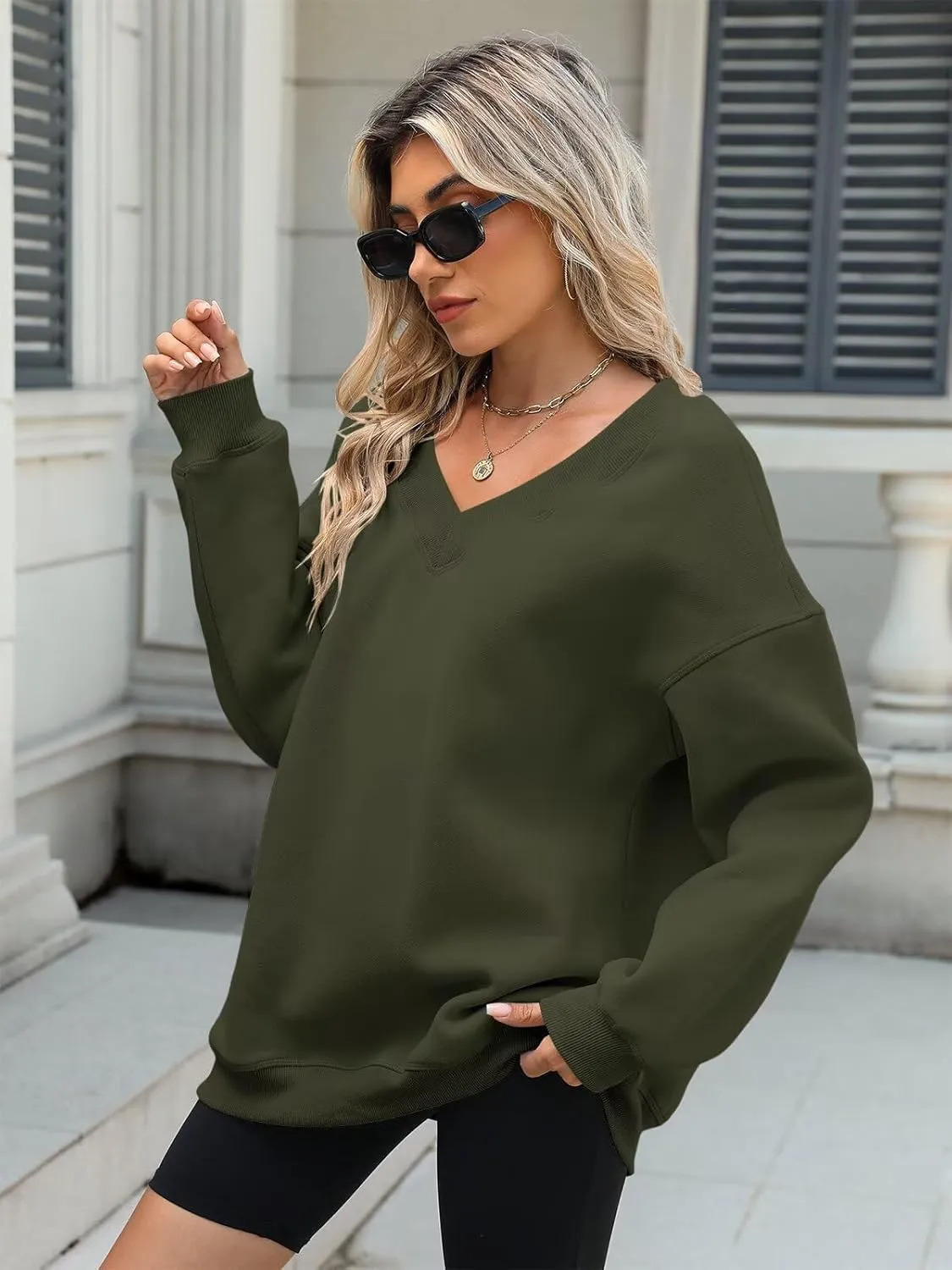 Womens Oversized V Neck Sweatshirts Casual Fleece Long Sleeve Pullover Fall Loose Fit Sweater Tops 2025